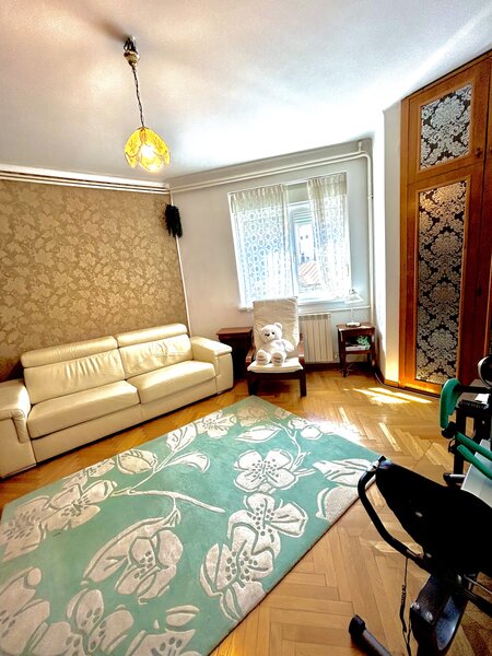 Piata Romana, Dorobanti