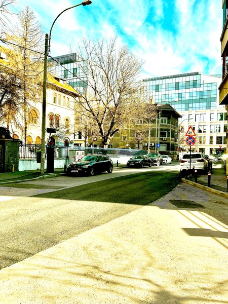 Piata Romana, Dorobanti